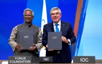 Yunus Signs Agreement with International Olympic Committee for Collaboration to Support Athletes Becoming Entrepreneurs